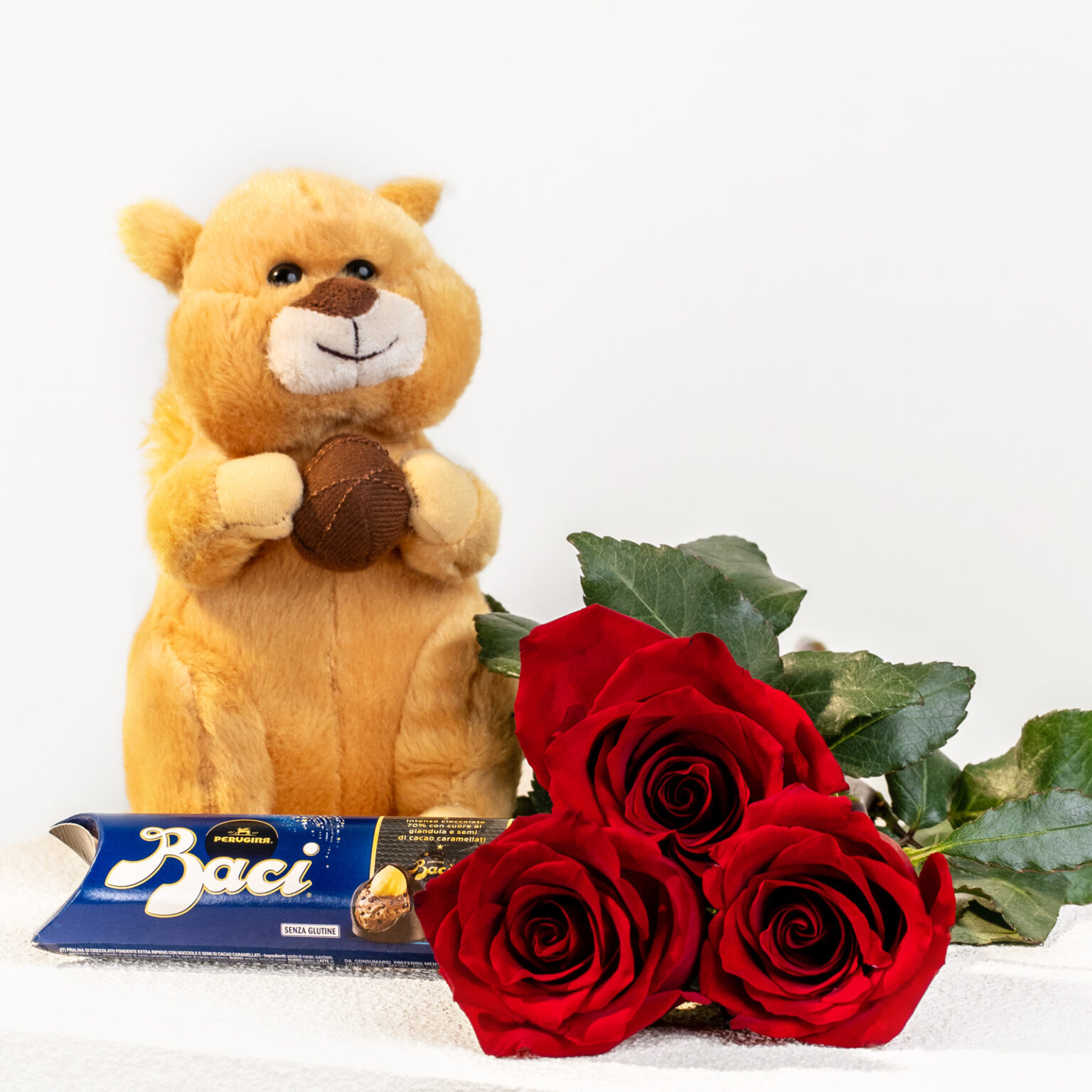 3-Rose-rosse-baci-scoiattolo